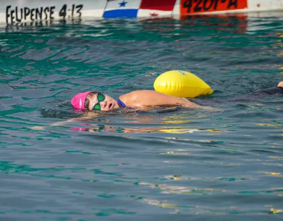 ML | Ana María Guerra durante su trayecto en mar abierto.