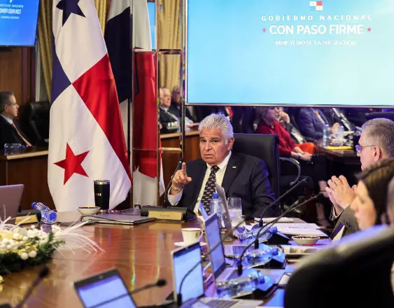 ML | Durante el Consejo de Gabinete.
