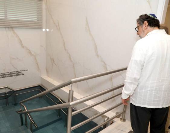 Cortesía | El rabino Gustavo Kraselnik en inauguración de la mikve.