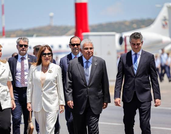 ML | El presidente José Raúl Mulino y su esposa Maricel Cohen.