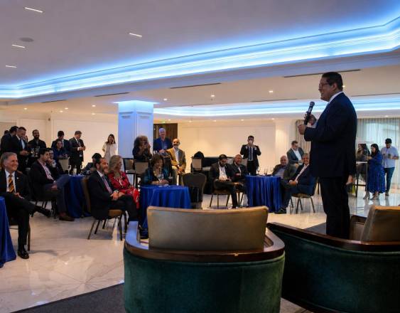 Alberto López Tom presenta la Nómina Azul para las elecciones de APEDE 2026-2027
