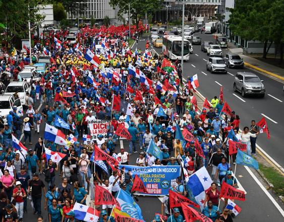AFP | Trabajadores de diversos gremios durante las marchas de 2025 en la Avenida Balboa.