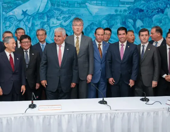 ML | El presidente José Raúl Mulino, acompañado de ministros y empresarios de Japón.