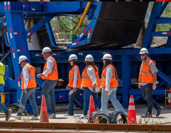 ML| Diputados suplentes durante la visita.