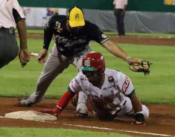 Cortesía Fedebeis | Peloteros de Bocas del Toro y Chiriquí.