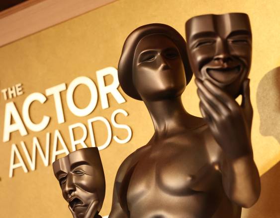 El elenco de “Pecadores” triunfó este domingo en Los Ángeles.