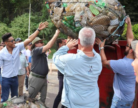 Lanzan campaña en Vacamonte para recuperar basura marina y reducir plásticos en los océanos