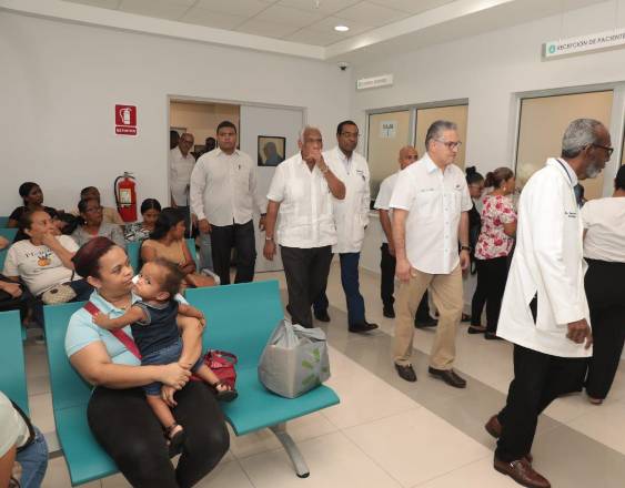 ML | Durante la visita al nuevo hospital Amador Guerrero.