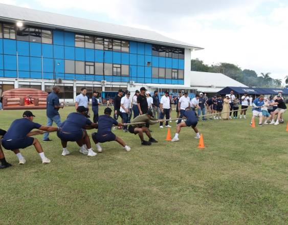 UMIP recibe al Buque Escuela de Massachusetts