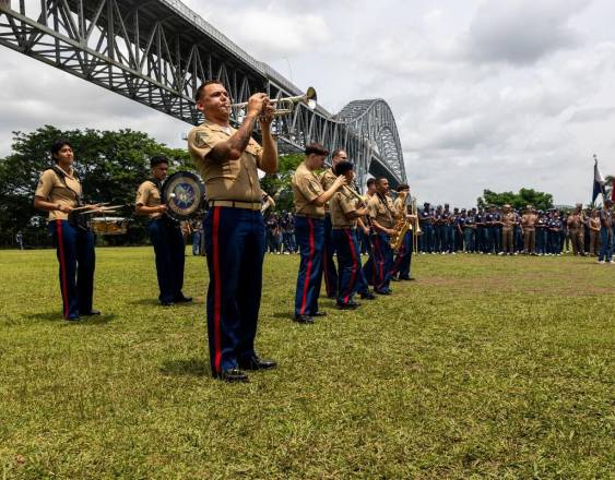 @USEmbPAN | Parte de las presentaciones que realizó la Marine Forces Reserve Band en Panamá.