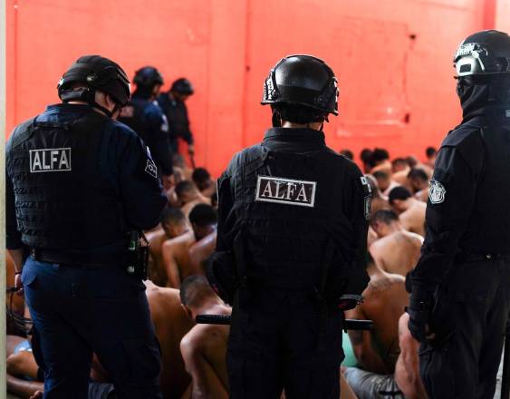 Ocho armas de fuego decomisadas en requisa en el centro penitenciario de Colón