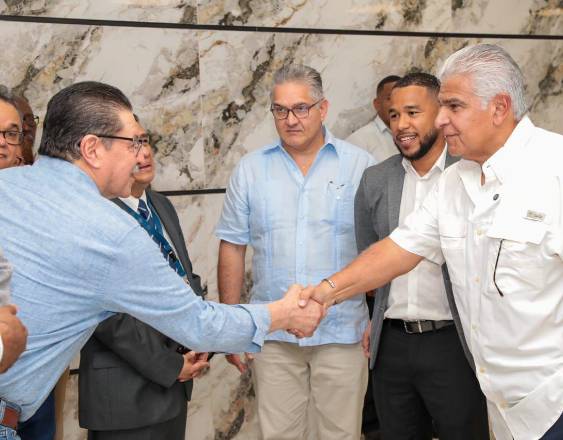 ML | Durante la visita al Hospital Manuel Amador Guerrero.