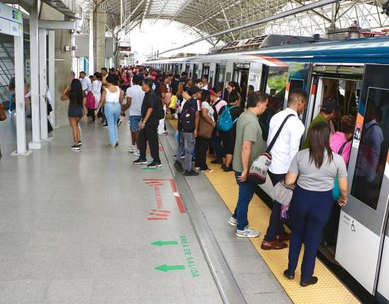 cortesía metro de pmá | Pasajeros abordando un vagón.