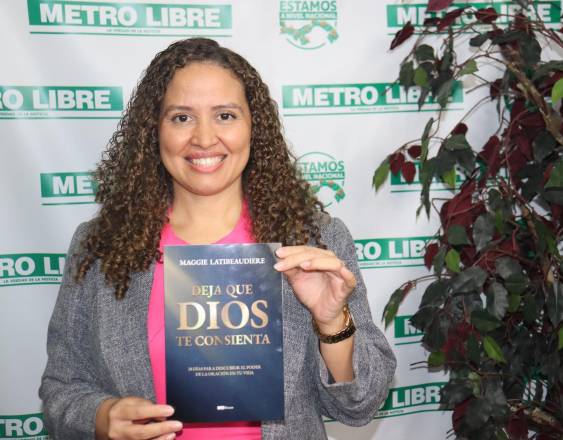 E.González | La escritora panameña Maggie Latibeaudiere.