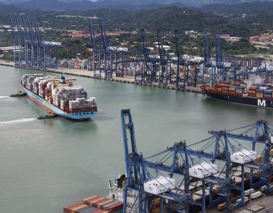 ML | Puerto panameño.
