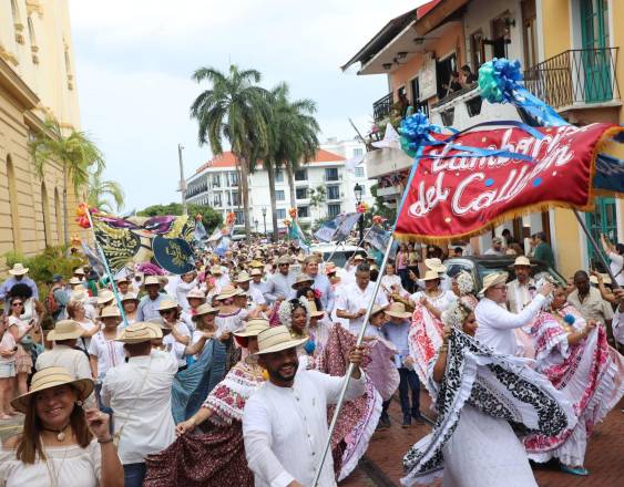 Cortesía | Participantes de una edición del Casco Peatonal.