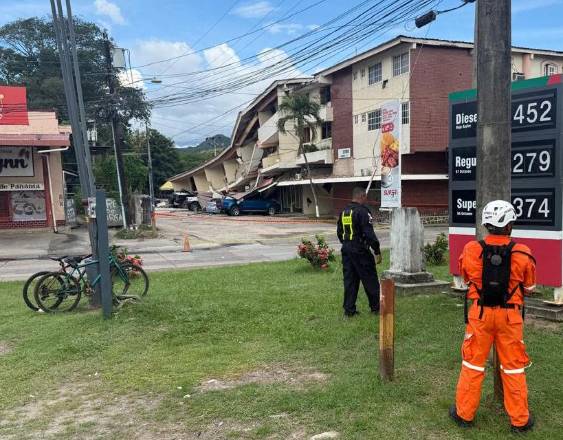 AFP | Daños en hotel.