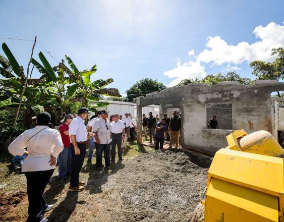 ML | El presidente José Raúl Mulino en una de las obras de construcción.