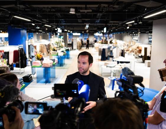 AFP | El director de los grandes almacenes Bazar de l’Hotel de Ville (BHV), Karl-Stephane Cottendin.