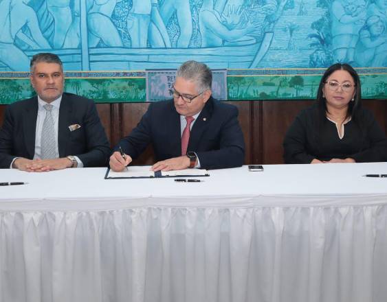 ML | Firma del convenio marco de cooperación.