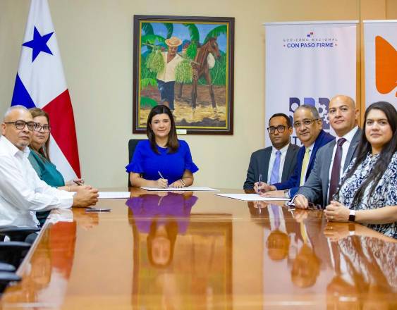 Refrendan la VII Convención Colectiva de Trabajo.