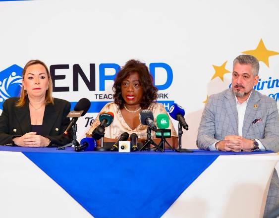 ML | La ministra de Educación Lucy Molinar.