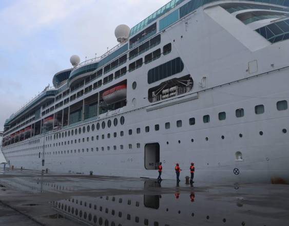 Crucero arriba a Colón con más de 2 mil pasajeros