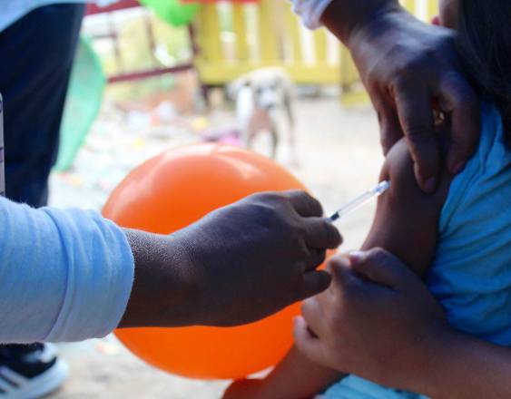 ML | Vacunación en una menor de edad.