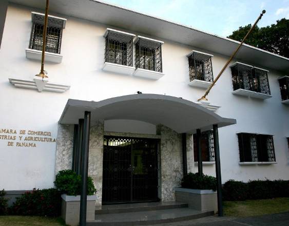 Cámara de Comercio llama a priorizar empleo y educación para el desarrollo del país