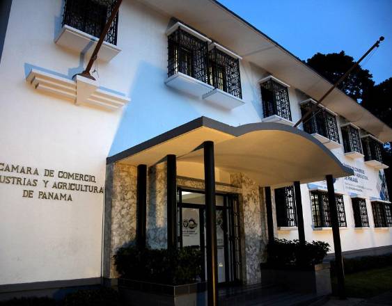 ML | Sede de la Cámara de Comercio.