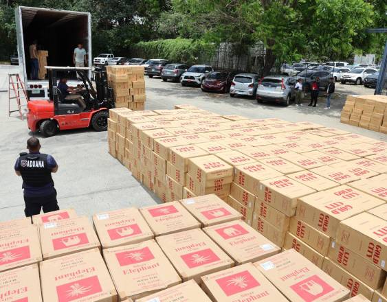Retienen B/ 1.3 millones en cigarrillos de contrabando
