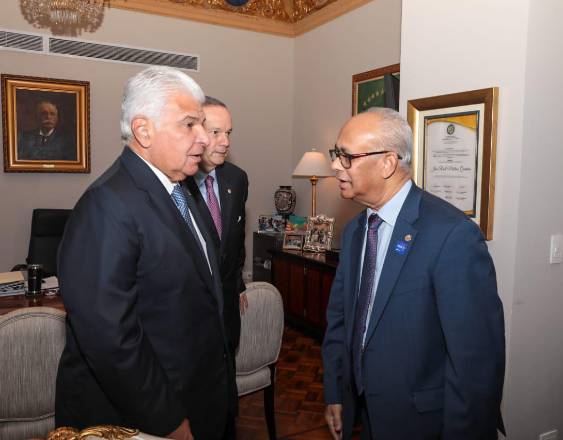 ML | El presidente de la República, José Raúl Mulino, y el secretario general de la Organización de Estados Americanos (OEA), Albert Ramdin.