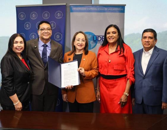 ML | Tras la firma del convenio de colaboración.