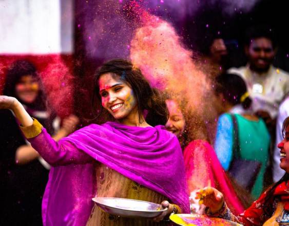 ML | Los festivales locales de la India son coloridos, alegres y llenos de historia y espiritualismo. Son parte de la idiosincrasia de ese país.