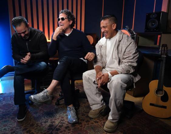 Cortesía | Los hermanos Ricardo y Alberto Gaitán junto a Carlos Vives.