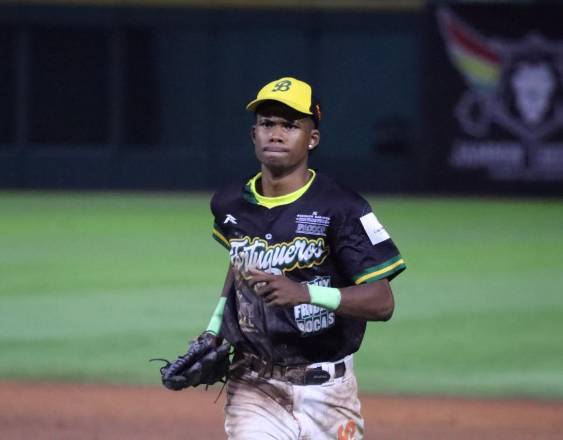 Jael Escobar es líder de bateo en el Juvenil 2026