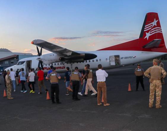 ML | Ciudadanos extranjeros fueron deportados.