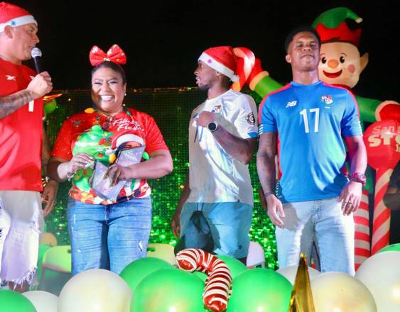 ML | Durante los actos realizados en el desfile de Navidad.