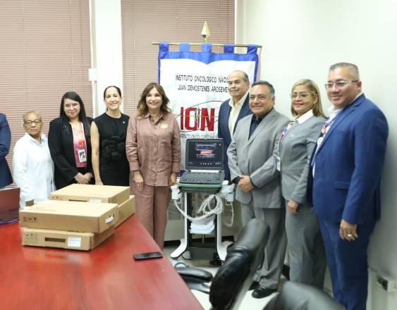 El ION recibe la donación de un ultrasonido portátil compacto para la Unidad Regional Oncológica del Hospital Anita Moreno