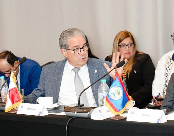 ML | Fernando Boyd, ministro de Salud.