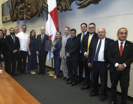 ML | Aprobación en tercer debate.