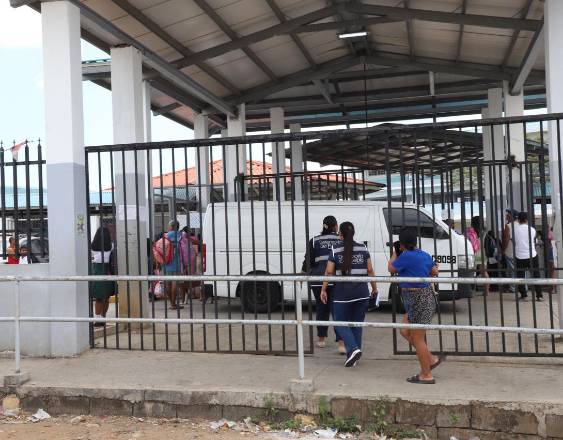 Defensoría inspecciona la Escuela Secundaria Francisco de Miranda por posible vulneración