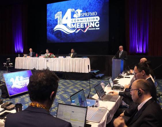 Cortesía | Autoridades durante la reunión de ordenamiento pesquero.