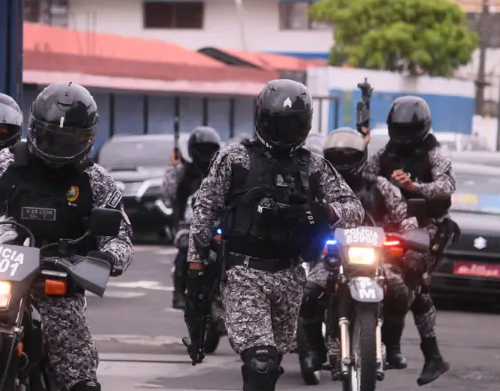 ML | Unidades de la Policía en operativo de seguridad en Colón.