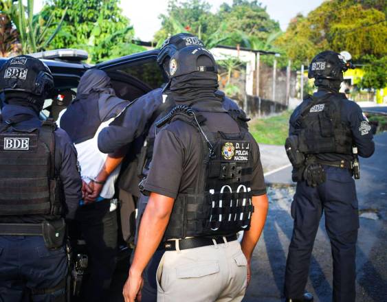 ML | Unidades de la Policía Nacional.