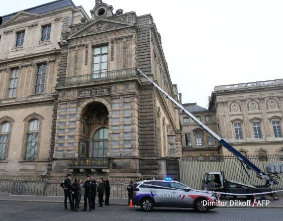 El robo del museo del Louvre en París será llevado a la pantalla