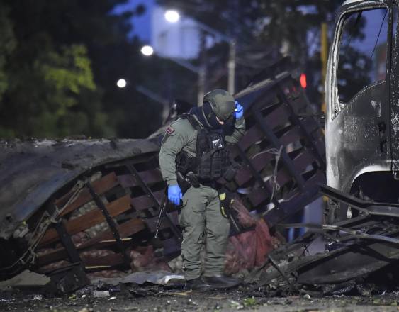 AFP | Un agente policial en Cucuta, Colombia.