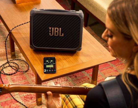 (Foto de ARCHIVO) Amplificador y altavoz BandBox.