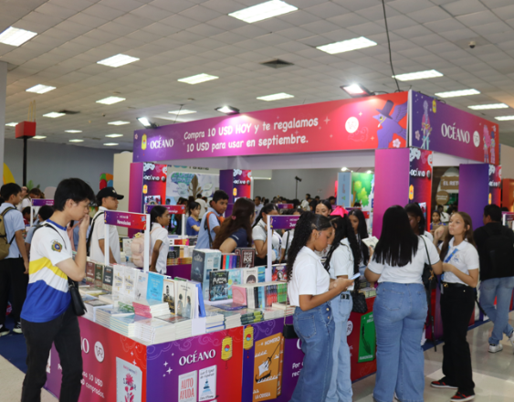 José Miguel Andrade | Estudiantes visitan la Feria Internacional del Libro de Panamá.