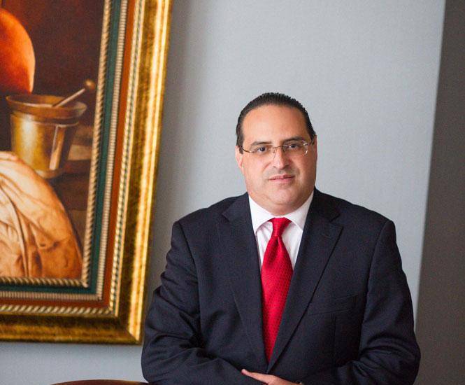 $!Fernando Sucre: El abogado y exviceministro encargado del Ministerio de Gobierno y Justicia escribió “El árbol deshojado”, que aglutina la historia del expresidente panameño Arístides Royo y su época. Incursionó en la novela histórica con “El amo de las aguas”.